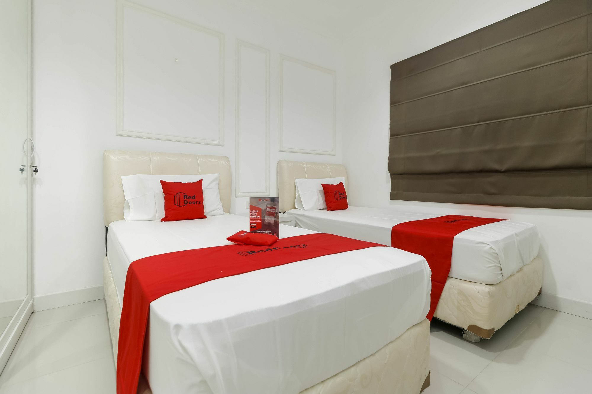 Reddoorz Plus @ Setiabudi Barat Jakarta Luaran gambar