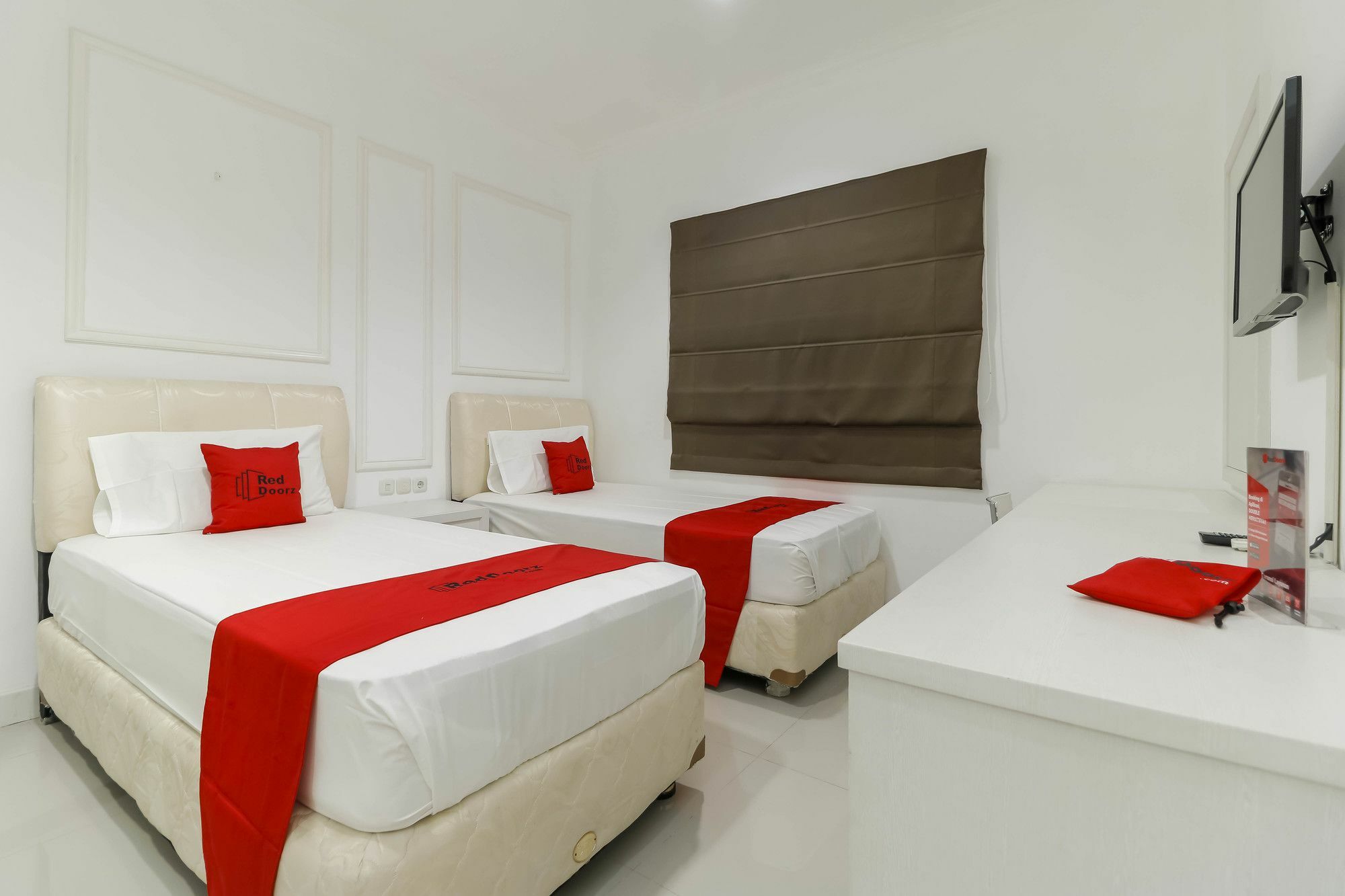 Reddoorz Plus @ Setiabudi Barat Jakarta Luaran gambar