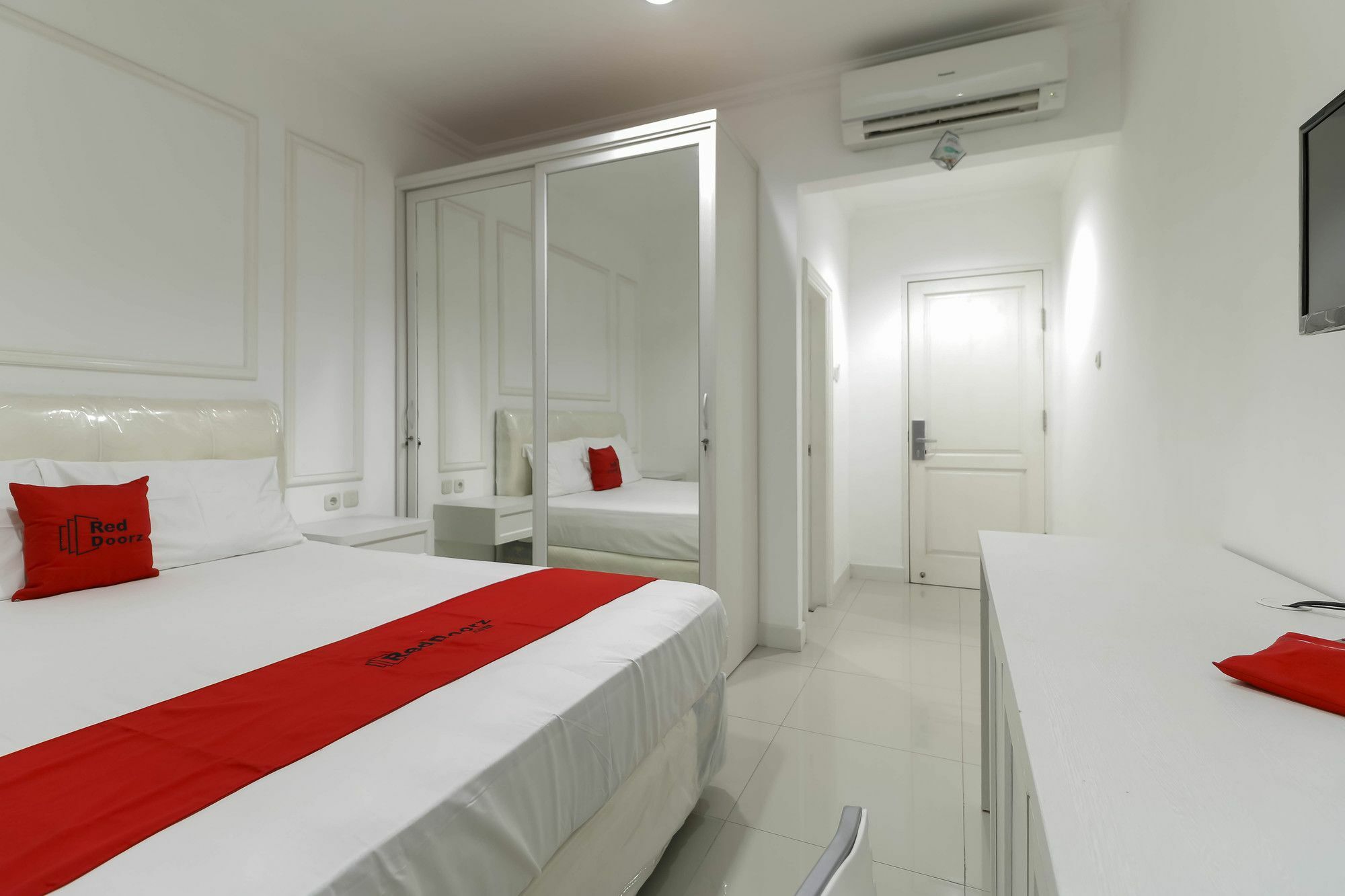 Reddoorz Plus @ Setiabudi Barat Jakarta Luaran gambar