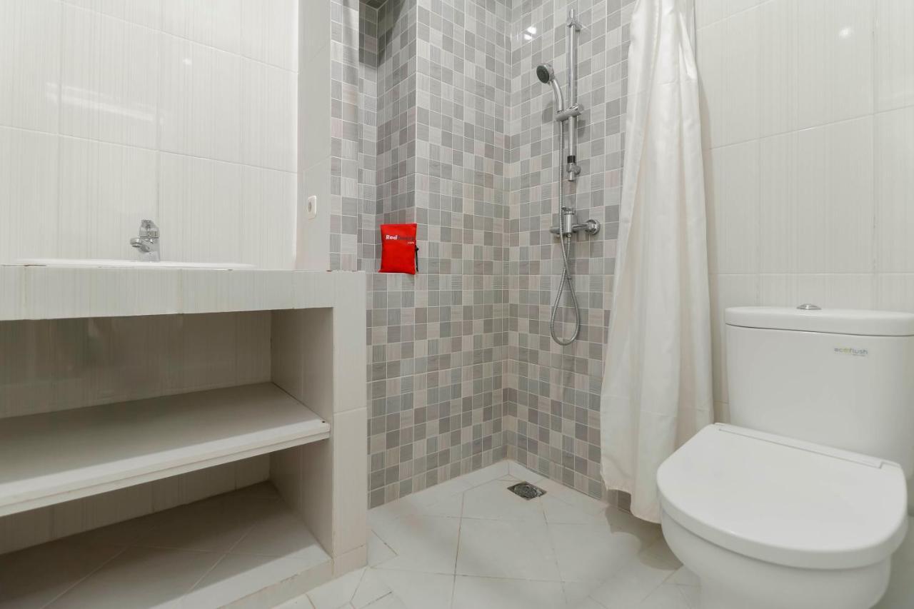Reddoorz Plus @ Setiabudi Barat Jakarta Bilik gambar