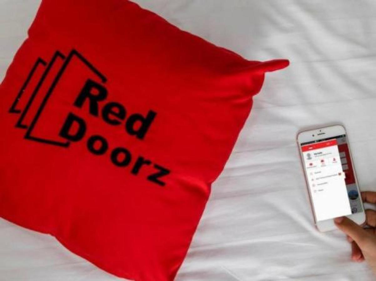 Reddoorz Plus @ Setiabudi Barat Jakarta Luaran gambar